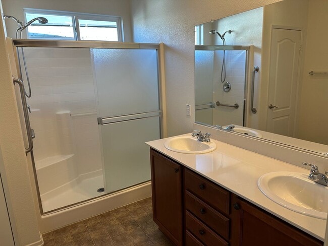 Building Photo - 4-Bed 2-Ba  Single-Story in Menifee – $3,400/mo