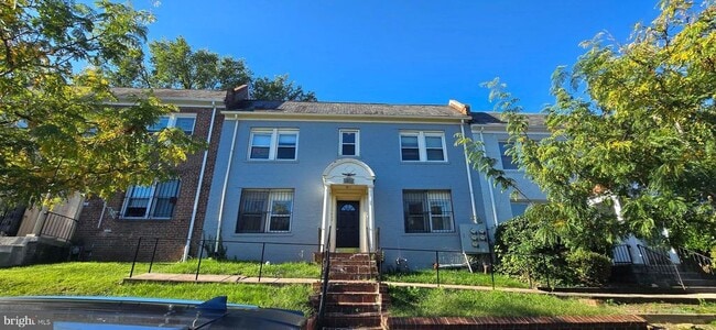Building Photo - 1255 Meigs Pl NE