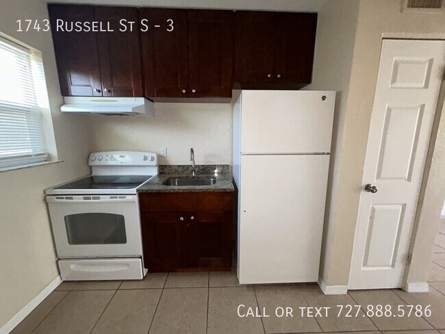 Building Photo - 1743 Russell St S