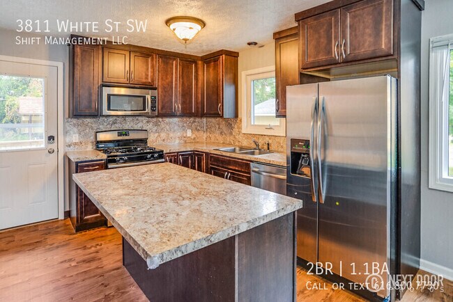 Building Photo - 3811 White St SW