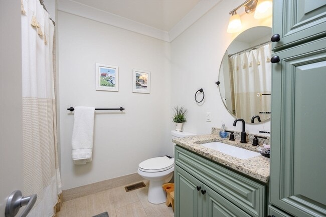 Building Photo - 39 Coffey St