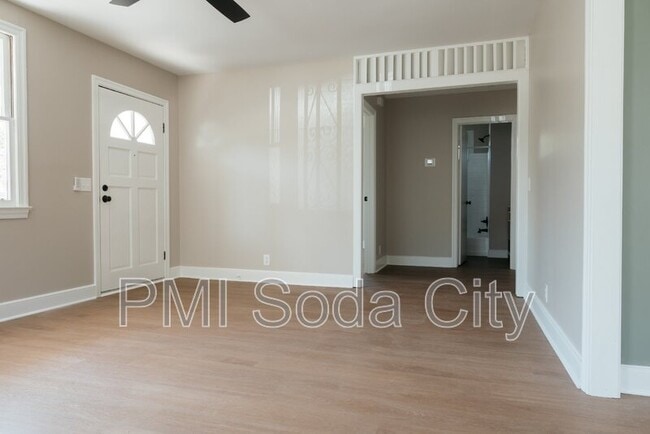 Building Photo - 332 Guilford St