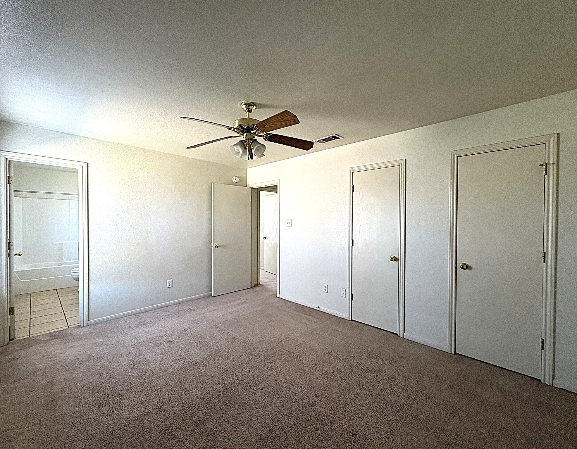 Building Photo - 509 Primrose Dr