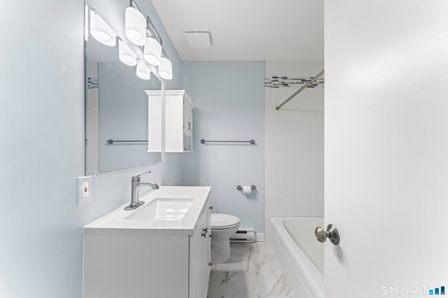 Building Photo - 24 Glenwood Ave