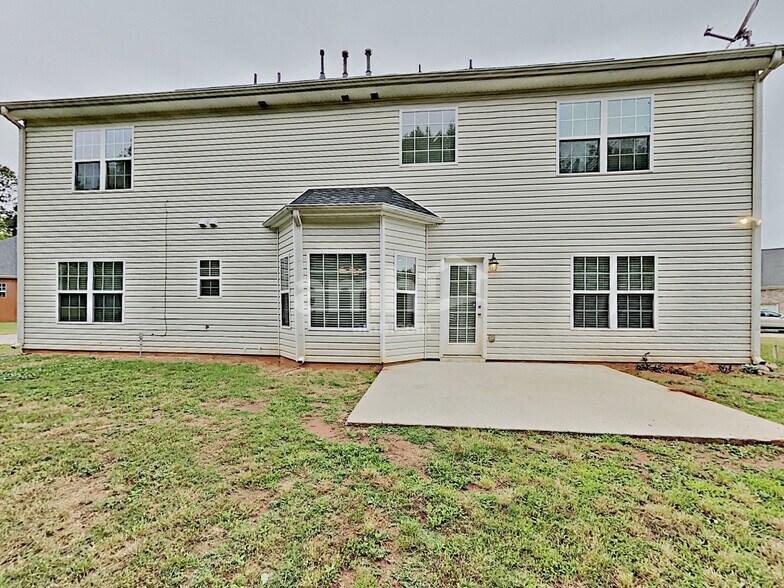 Building Photo - 712 Gatwick Ct