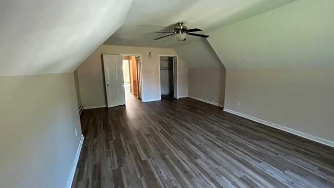 Building Photo - 16 Nickalicia Way