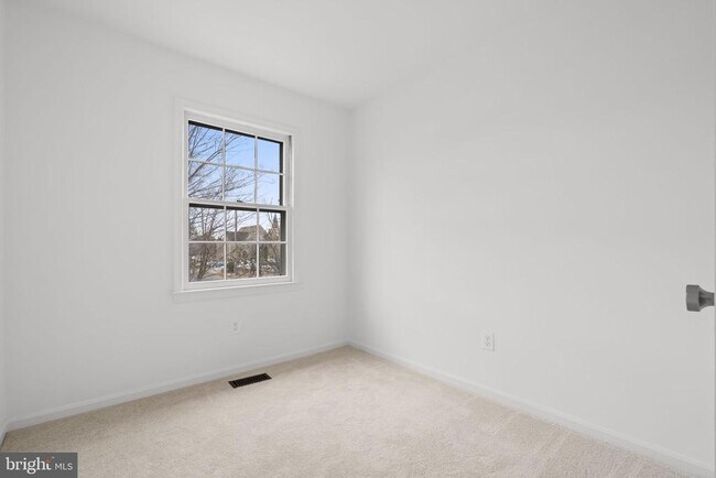 Building Photo - 119 E Main St