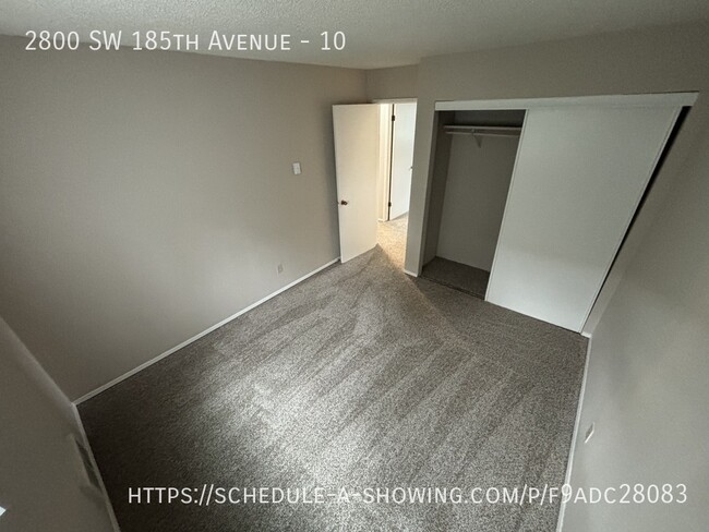 Building Photo - 2br Downstairs Unit w/W&D, Water, Sewer & ...