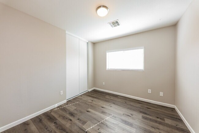 Building Photo - 15830 W Gelding Dr