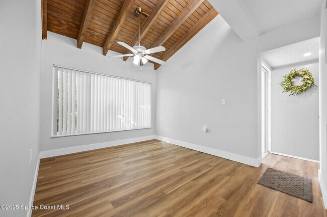 Building Photo - 500 Summerset Ct