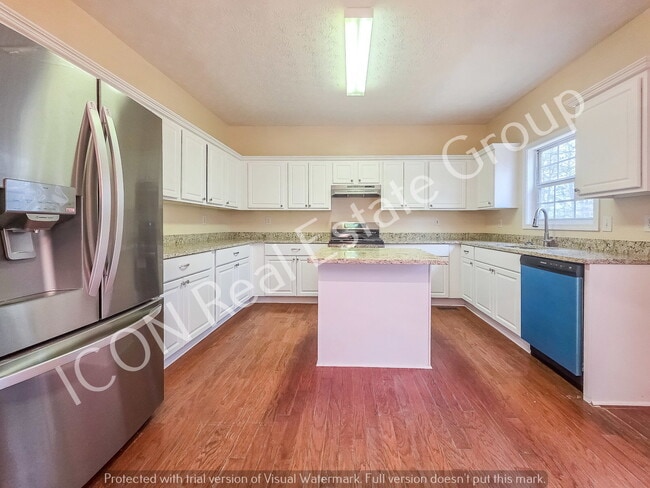 Building Photo - 4/2.5 home in a swim/tennis community