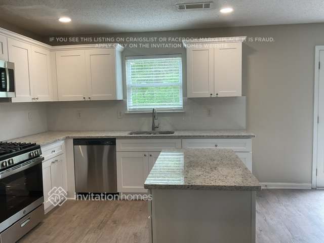 Building Photo - 3260 Timber Ridge