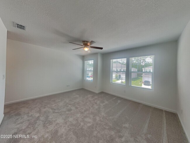 Building Photo - 622 Holly Lks Dr