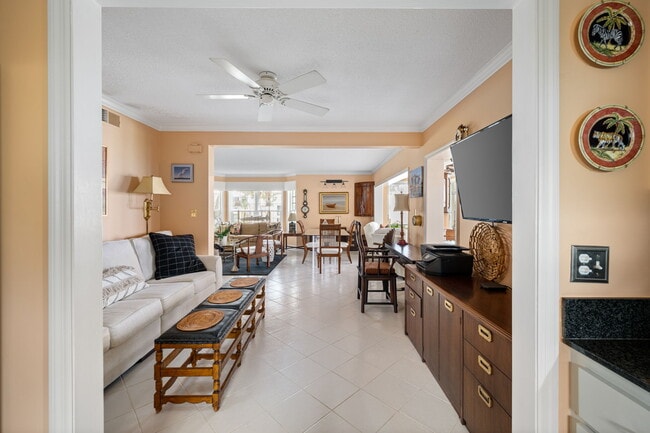 Building Photo - 1180 Reef Rd