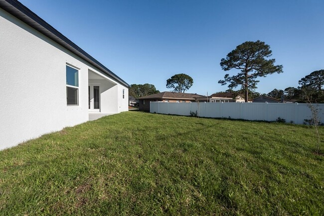 Building Photo - Peaceful and Private setting new construct...