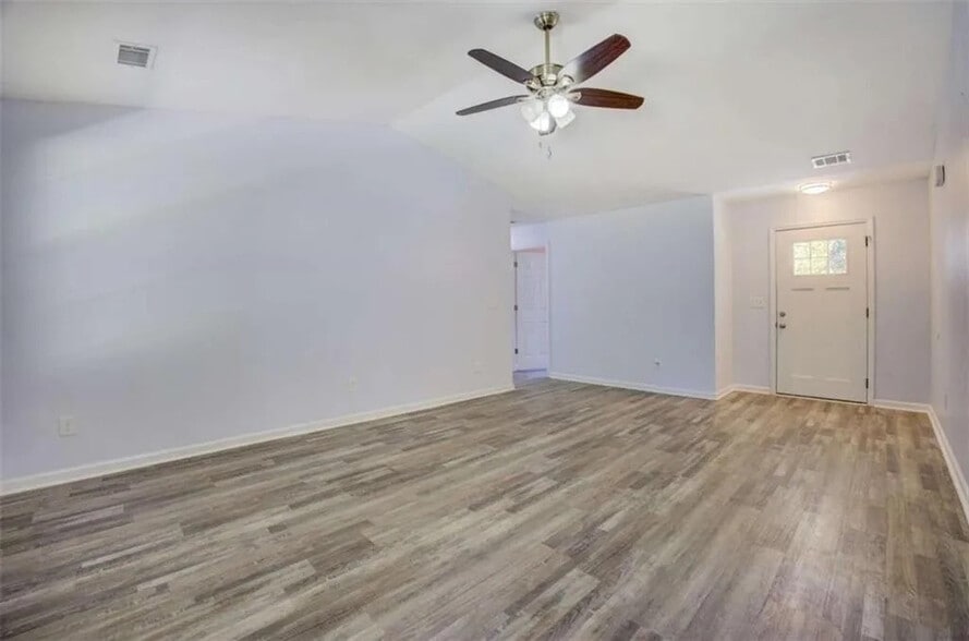 Building Photo - Room in House on Navajo Trail