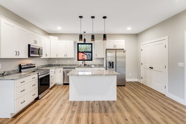 Building Photo - Newly-Built & Energy-Star Certified 3-Bedroom in Swannanoa