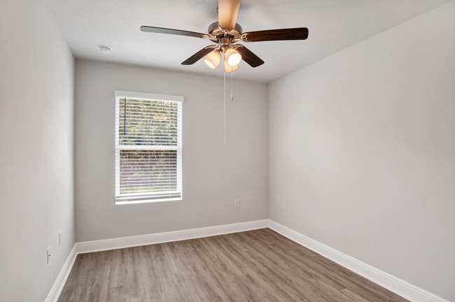 Building Photo - New Townhome near UWF and Nine Mile Rd