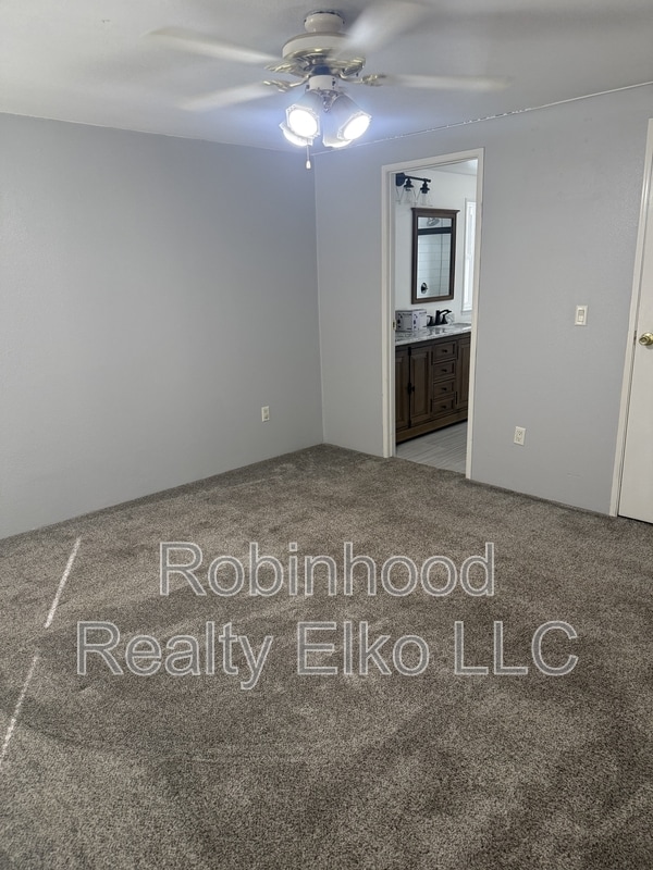 Building Photo - 300 Rustic Dr