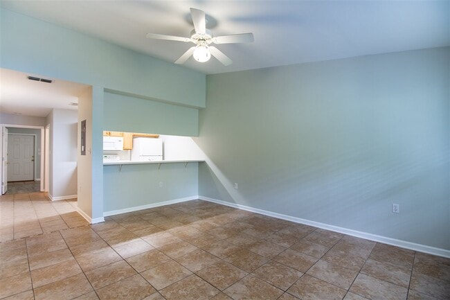 Building Photo - 2738 W Tharpe St