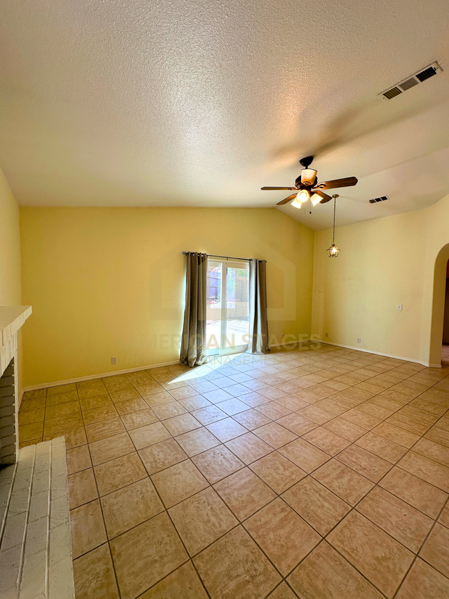 Building Photo - 4226 Woodmere Rd