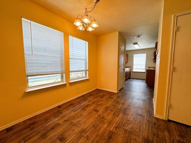 Building Photo - Adorable 2 bed, 2 bath home in Everman ISD