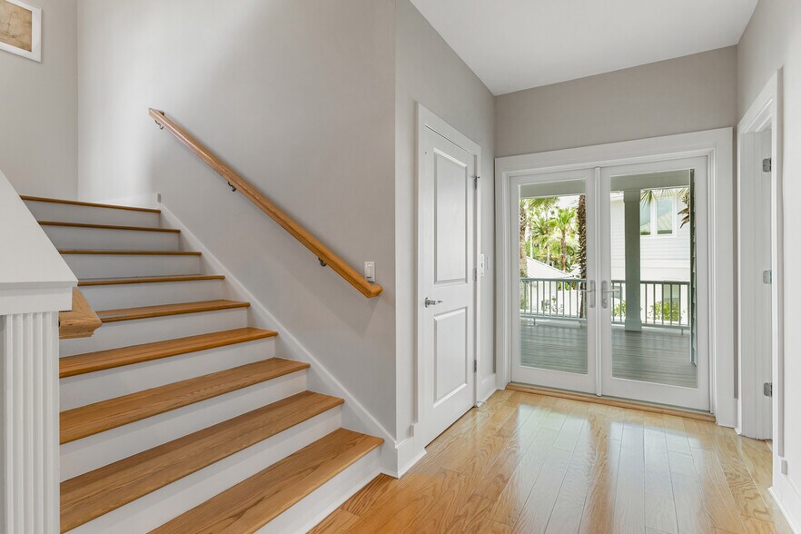 Building Photo - 681 Ocean Palm Way