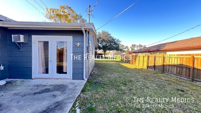 Building Photo - Cozy 2 BD/1 BA Home in Deltona!!