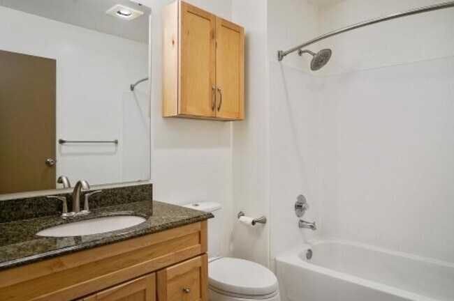 Building Photo - 1 bedroom in Seattle WA 98121