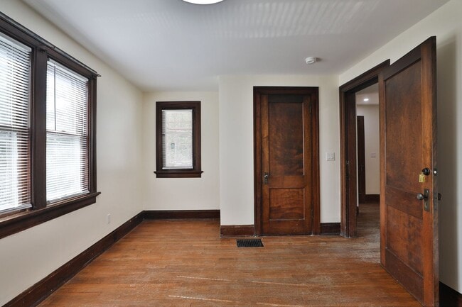 Building Photo - 2104 Iuka Ave