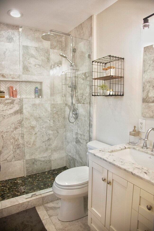 Building Photo - 2S316 Arrowhead Dr