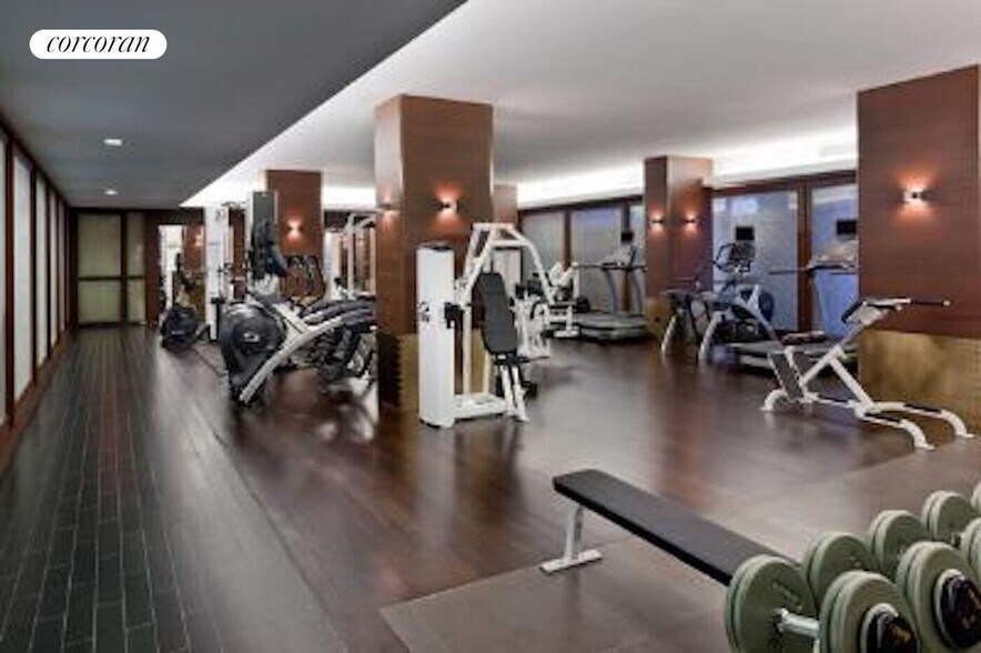 Building Photo - 151 E 85th St