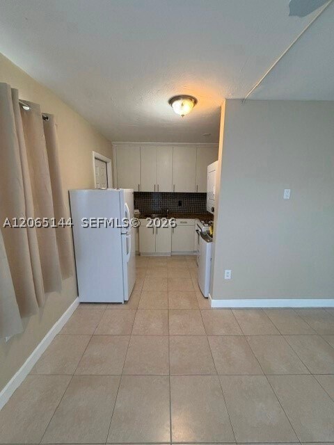 Building Photo - 4500 SW 67th Ave