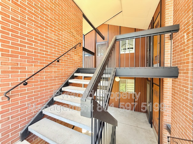 Building Photo - 251 S 700 E