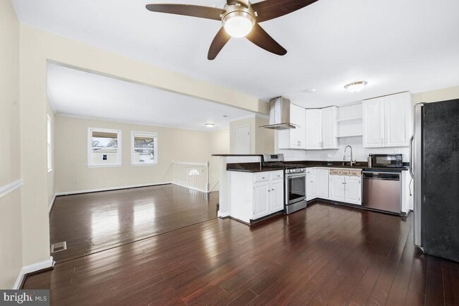 Building Photo - 8519 Locust Grove Dr