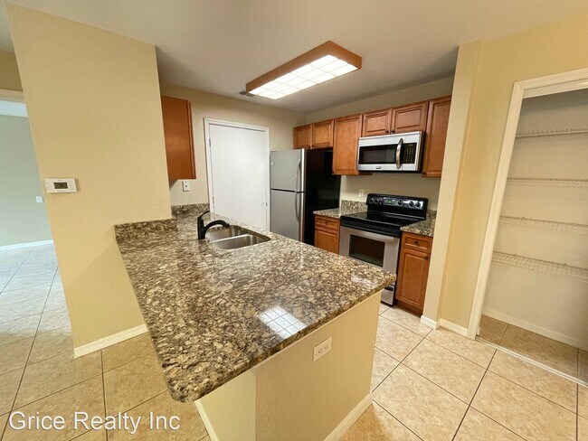 Primary Photo - 1 br, 1 bath House - 14880 Pleasant Bay Ln...