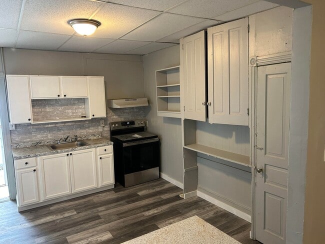 Building Photo - 535 George St