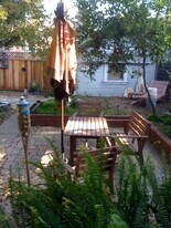 Building Photo - 1534 Benton St