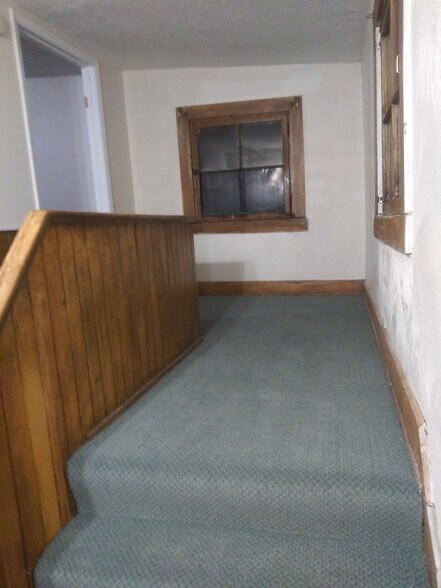 Building Photo - 312 E University Ave