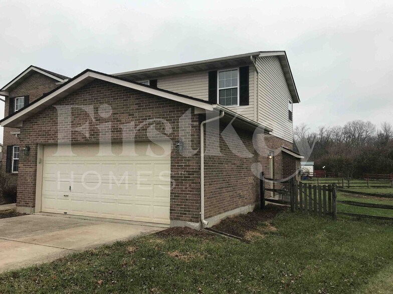 Building Photo - 3066 Blue Heron Dr