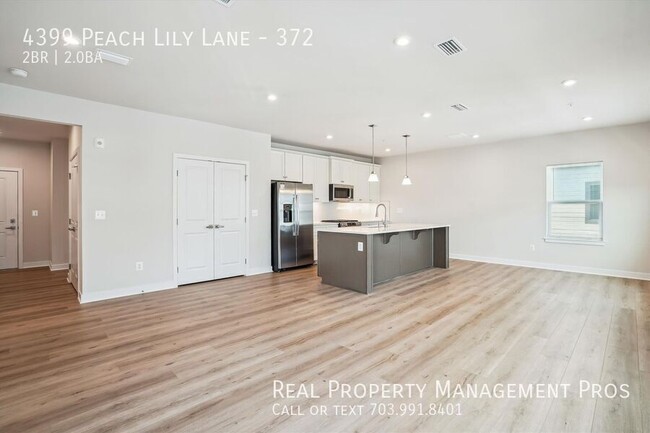 Building Photo - 4399 Peach Lily Ln
