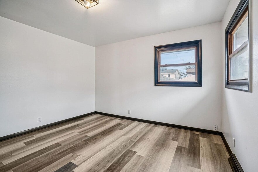 Building Photo - 8610 W Potomac Ave