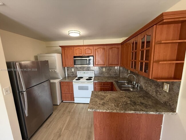 Building Photo - 1933 SW 7th St