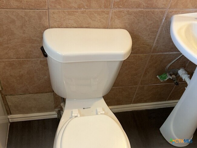 Building Photo - 1504 Redondo Dr