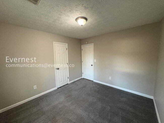 Building Photo - 130 Summerfield Dr