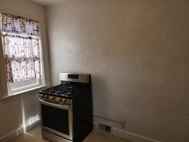 Kitchen 3 - 212 Teece Ave