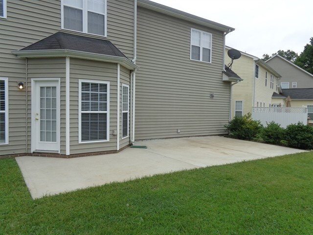 Building Photo - 2545 Thomasson Place Cir
