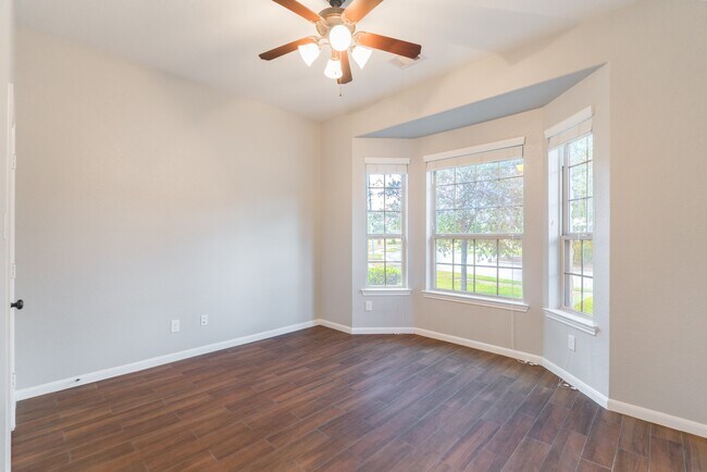 Building Photo - 24314 Hill Creek Falls
