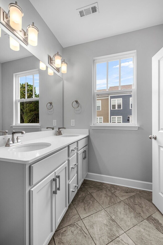 Building Photo - 300 Kara Ln