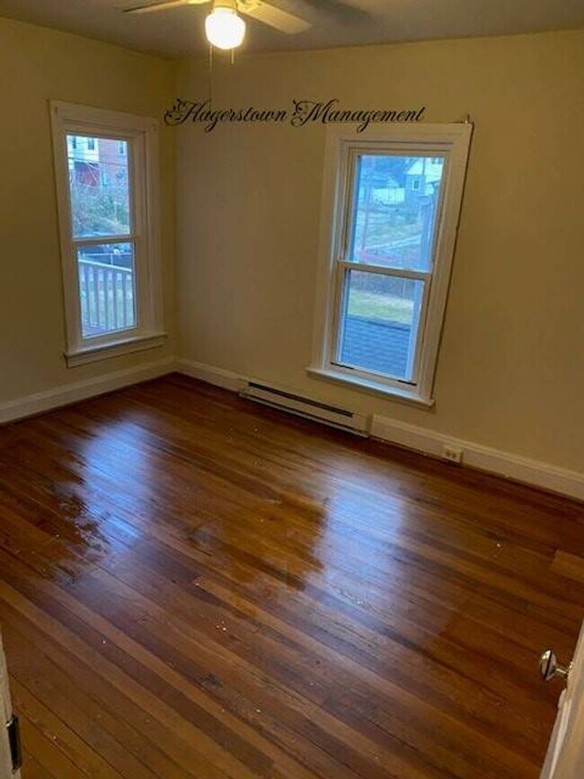 Building Photo - Newly Renovated - Off Street Parking & Fen...